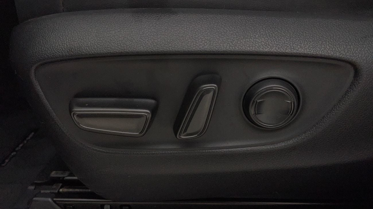 تويوتا لاند كروزر VXR 4 | بدون دفعة مقدمة | اختبار القيادة في المنزل