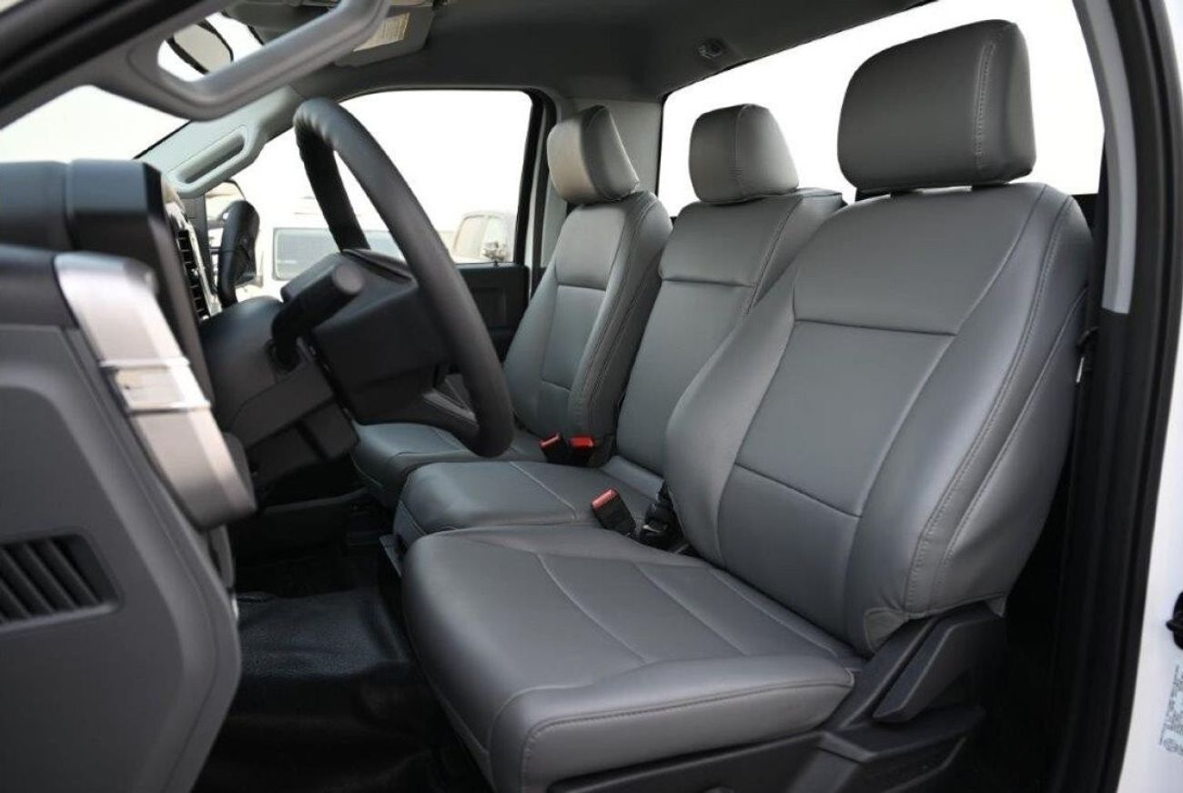 Ford F 550 Regular Chassis Cab XL 145" WB V8 6.7L Diesel 4X4 10 Speed AT