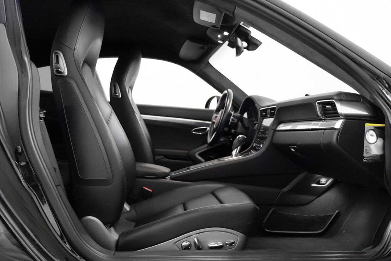 Porsche 911 Turbo 3.8L (500 HP) Coupe