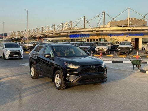 Toyota RAV4 LE AUTOMATIC PETROL SUV/CROSSOVER. ALL WHEEL DRIVE 5 SET CANADIAN SPECIFIC