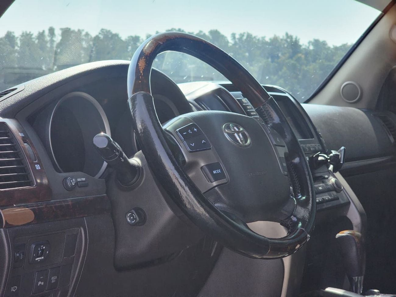 Toyota Land Cruiser VXR V8