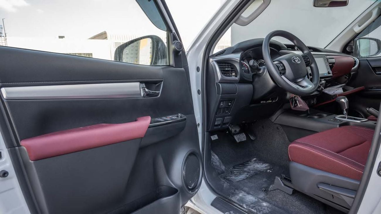 تويوتا هيلوكس Toyota HILUX 2.4 AT HI