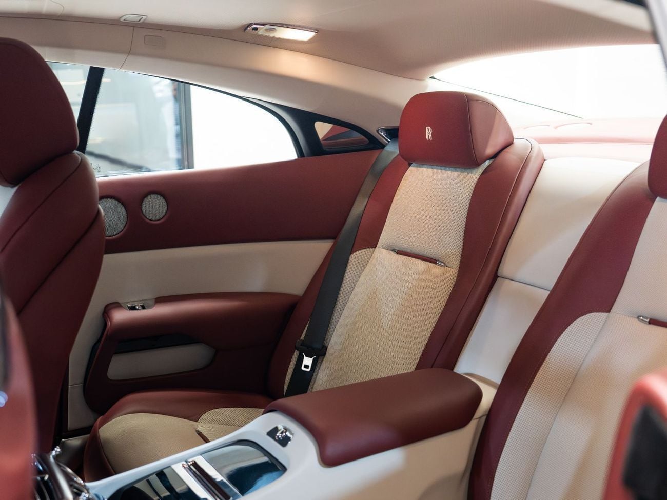 Rolls-Royce Wraith - TWIN-TURBO V12 | SIGNATURE COACH-STYLE DOORS | 4 SEATERS | LOW MILEAGE | GCC | PERFECT CONDITION