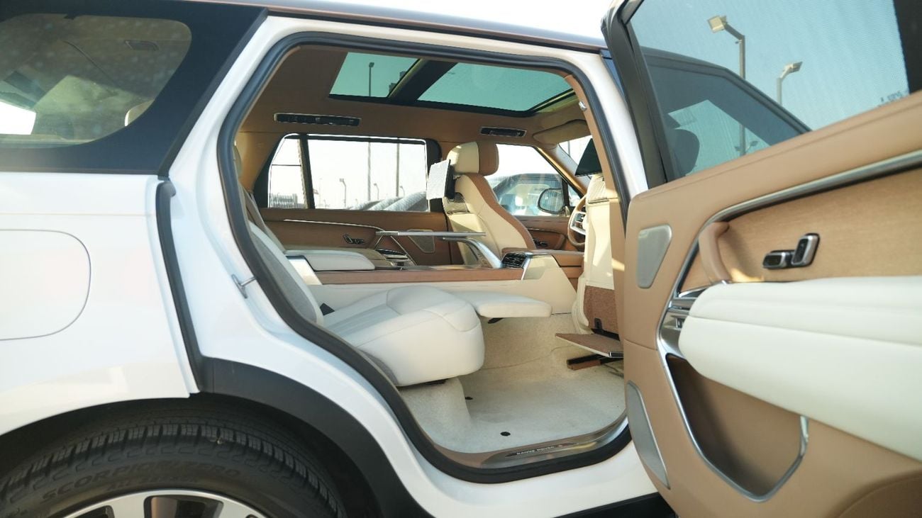 Land Rover Range Rover SV LWB P530 SV LWB White-Tan 2022 MY Export only