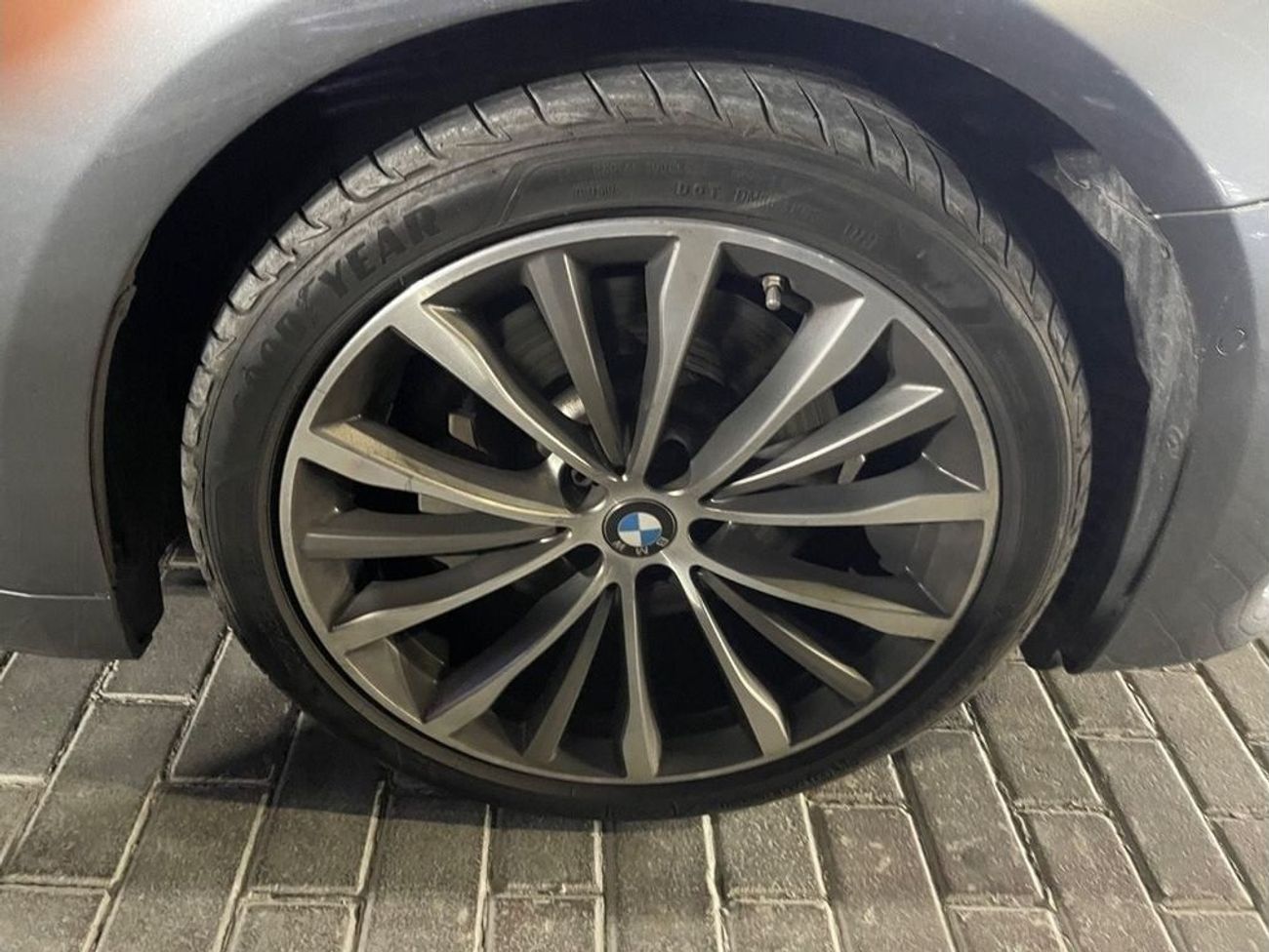 BMW 530i Luxury 2.0L