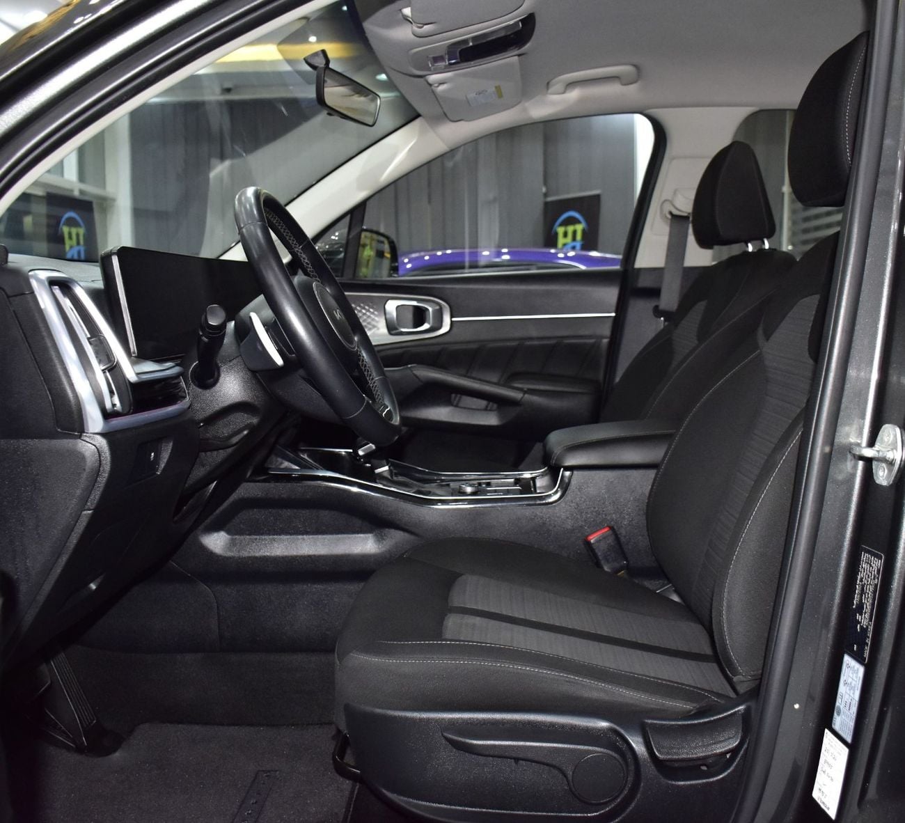 Kia Sorento LX EXCELLENT DEAL for our KIA Sorento ( 2024 Model ) in Grey Color GCC Specs