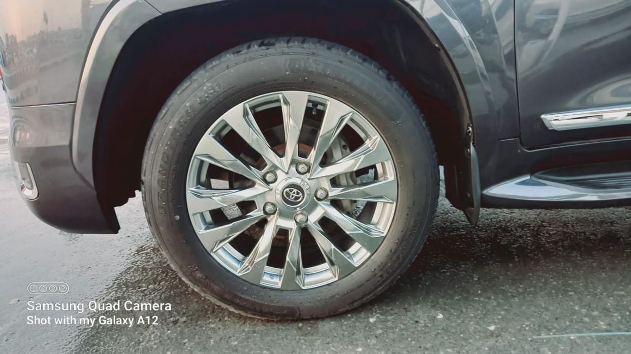 تويوتا لاند كروزر TOYOTA LAND CRUISER VXR 2009 (UPGRADE IN 2022) 8 CYLINDER ENGINE 4.7 (KM 292603) PRICE 85000 AED cle