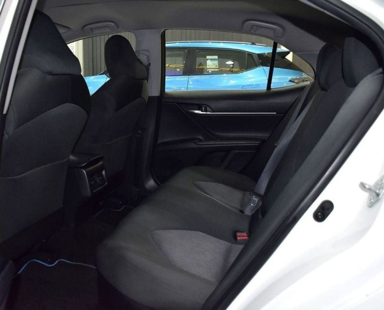 تويوتا كامري EXCELLENT DEAL for our Toyota Camry LE Hybrid ( 2019 Model ) in White Color GCC Specs