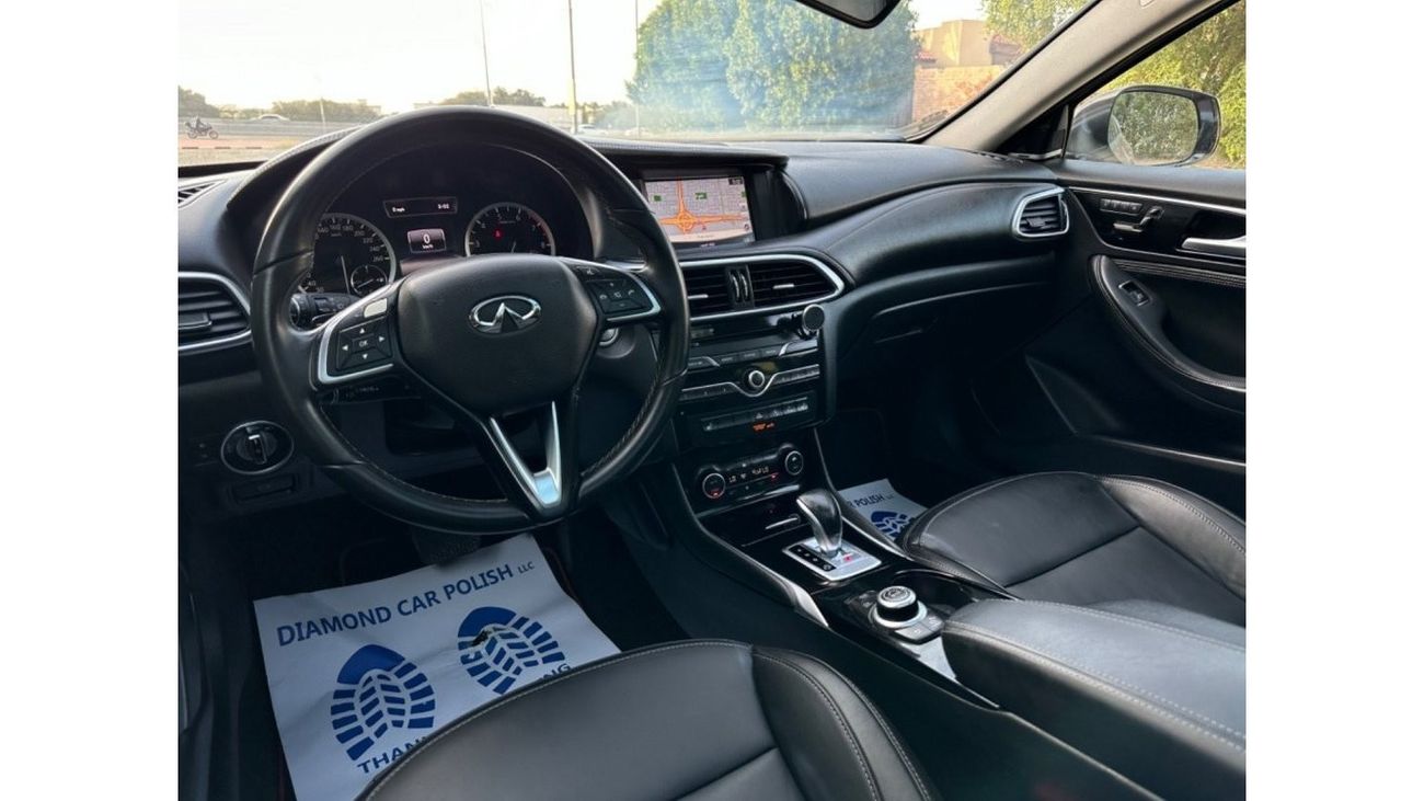 Infiniti QX30 Premium