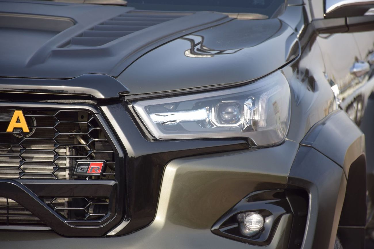 Toyota Hilux S GLX 2.8L AWD M/T