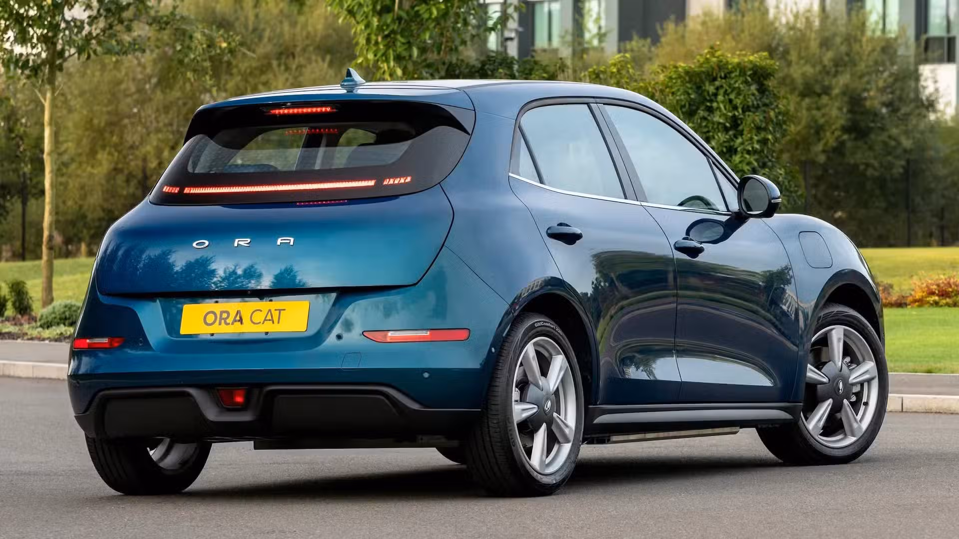 ORA Good Cat exterior - Rear Left Angled
