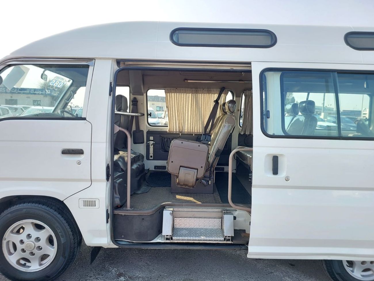 نيسان كارافان NISSAN CARAVAN VAN RHD 1999 MODEL 3.1 L DIESEL AUTOMATIC(PM07780)