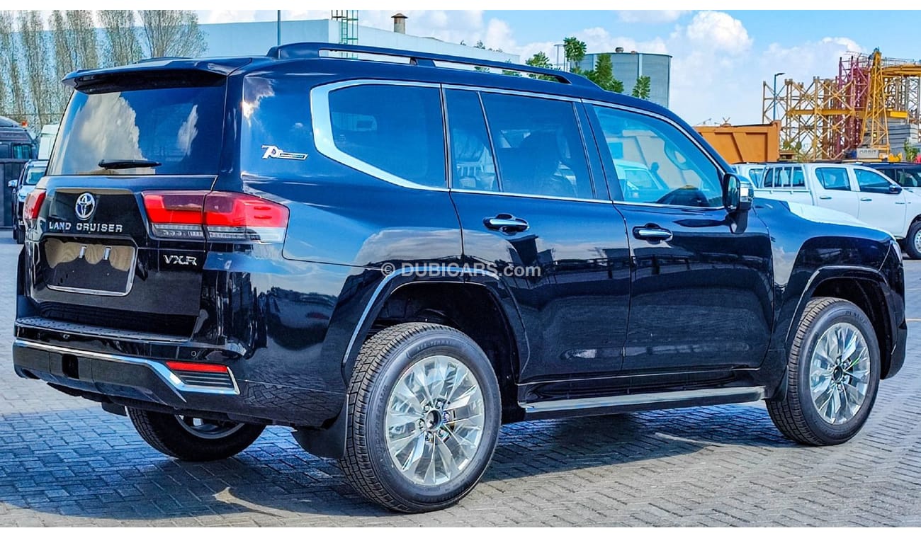 New Toyota Land Cruiser TOYOTA LC300 3.5L VXR 10AT 2023 for sale in Dubai 674786