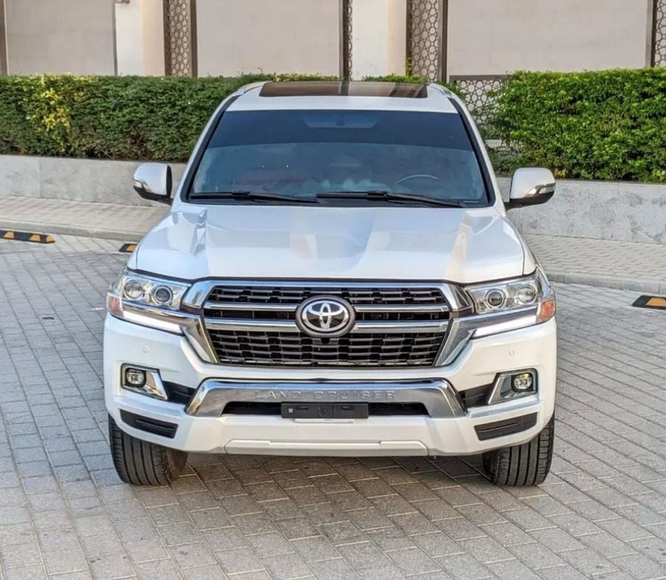 تويوتا لاند كروزر Toyota landcruise 2008Model Facelifted 2021 VXR 4.7L V8 petrol Engine Colour White push start Transm
