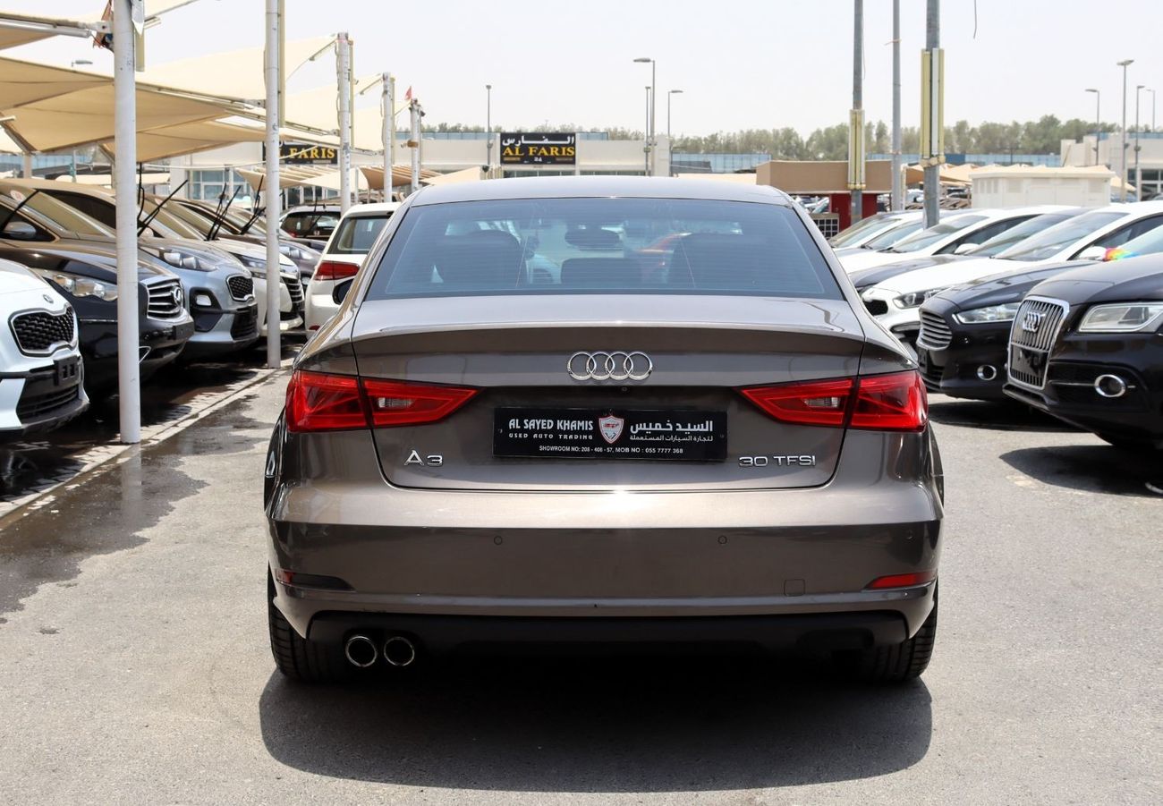 Audi A3 30 TFSI ACCIDENTS FREE- GCC- ORIGINAL PAINT - 1400 CC TURBO- PERFECT CONDITION INSIDE OUT