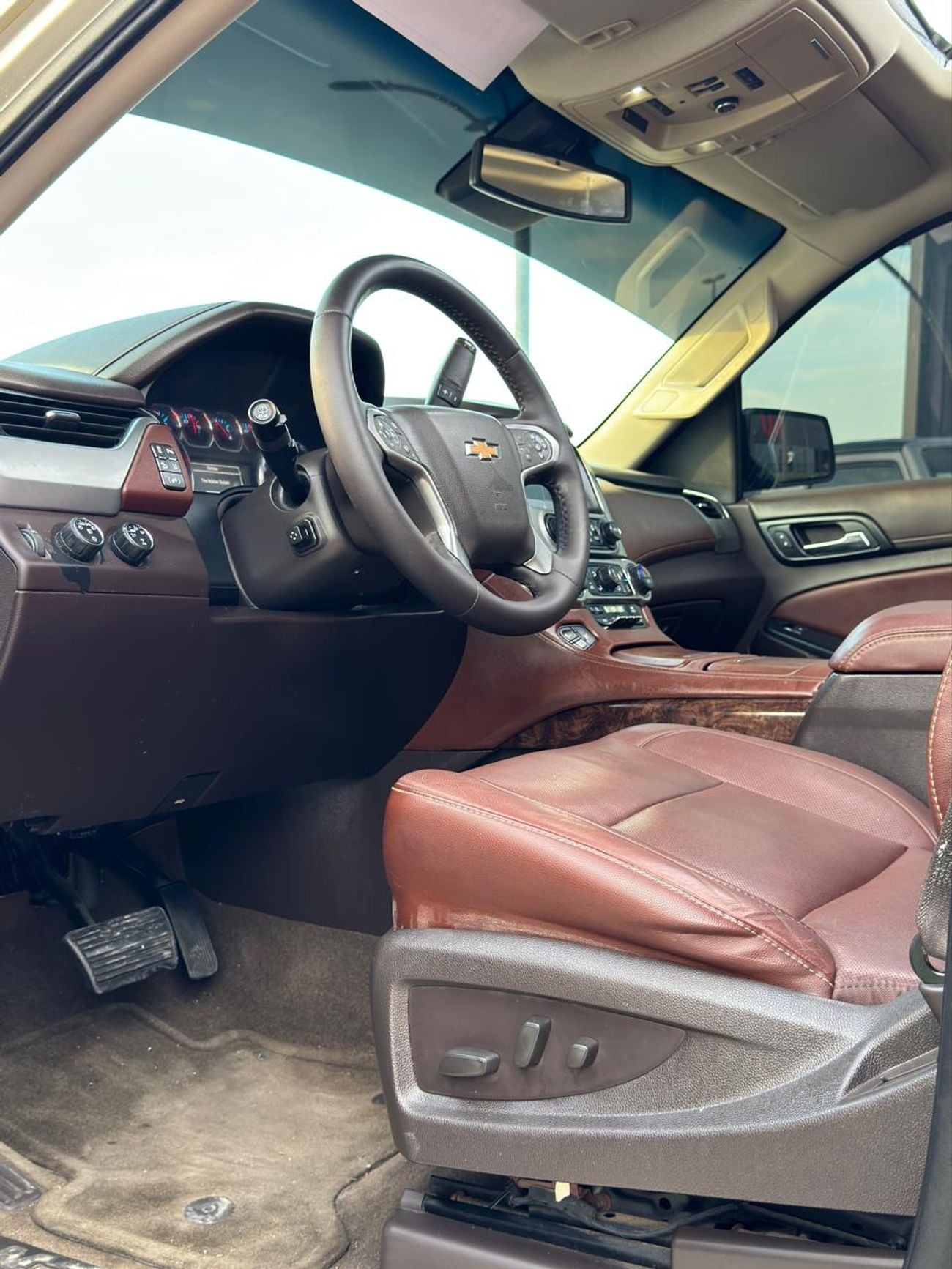 Chevrolet Suburban LTZ 5.3L 4WD