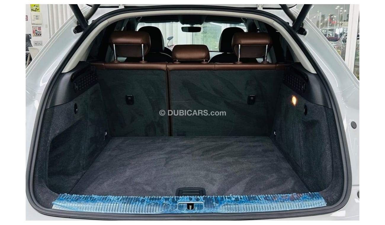 Audi Q3 35 TFSI S-Line GCC .. FSH .. S line .. Perfect Condition .. 4Cyl