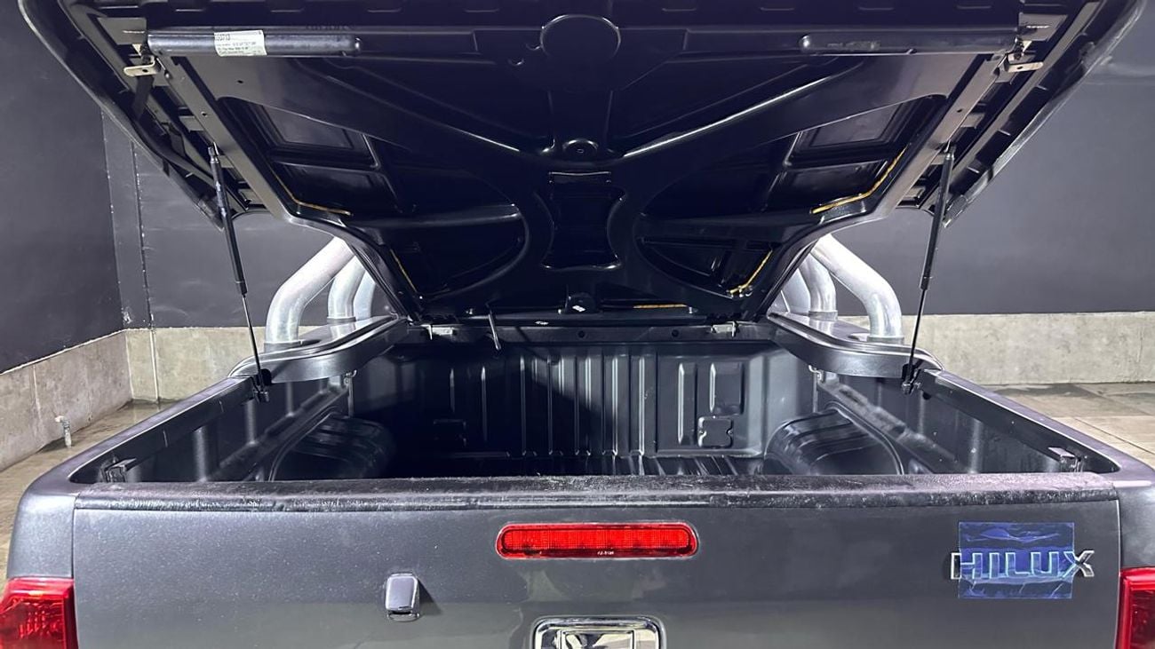 Toyota Hilux diesel 3.0 liter ,right hand drive ,auto transmission ,only for export available