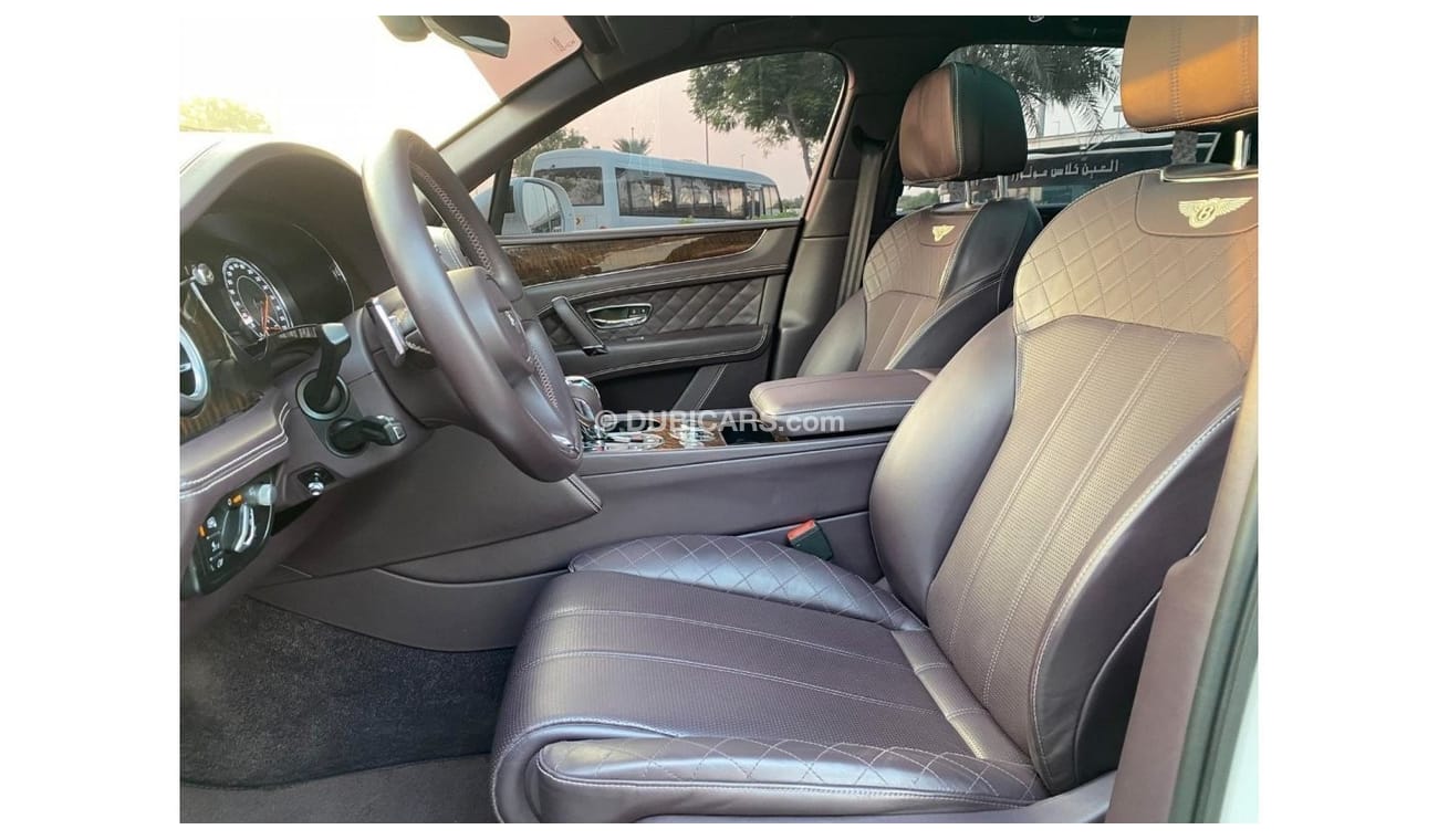 بنتلي بينتايجا سيجناتشر