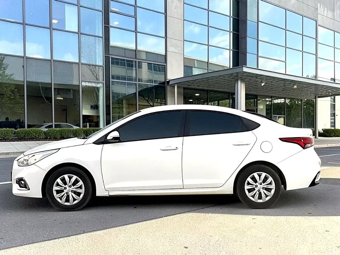 Hyundai Accent 478 P.M | GL - GCC Specs - Excellent Condition