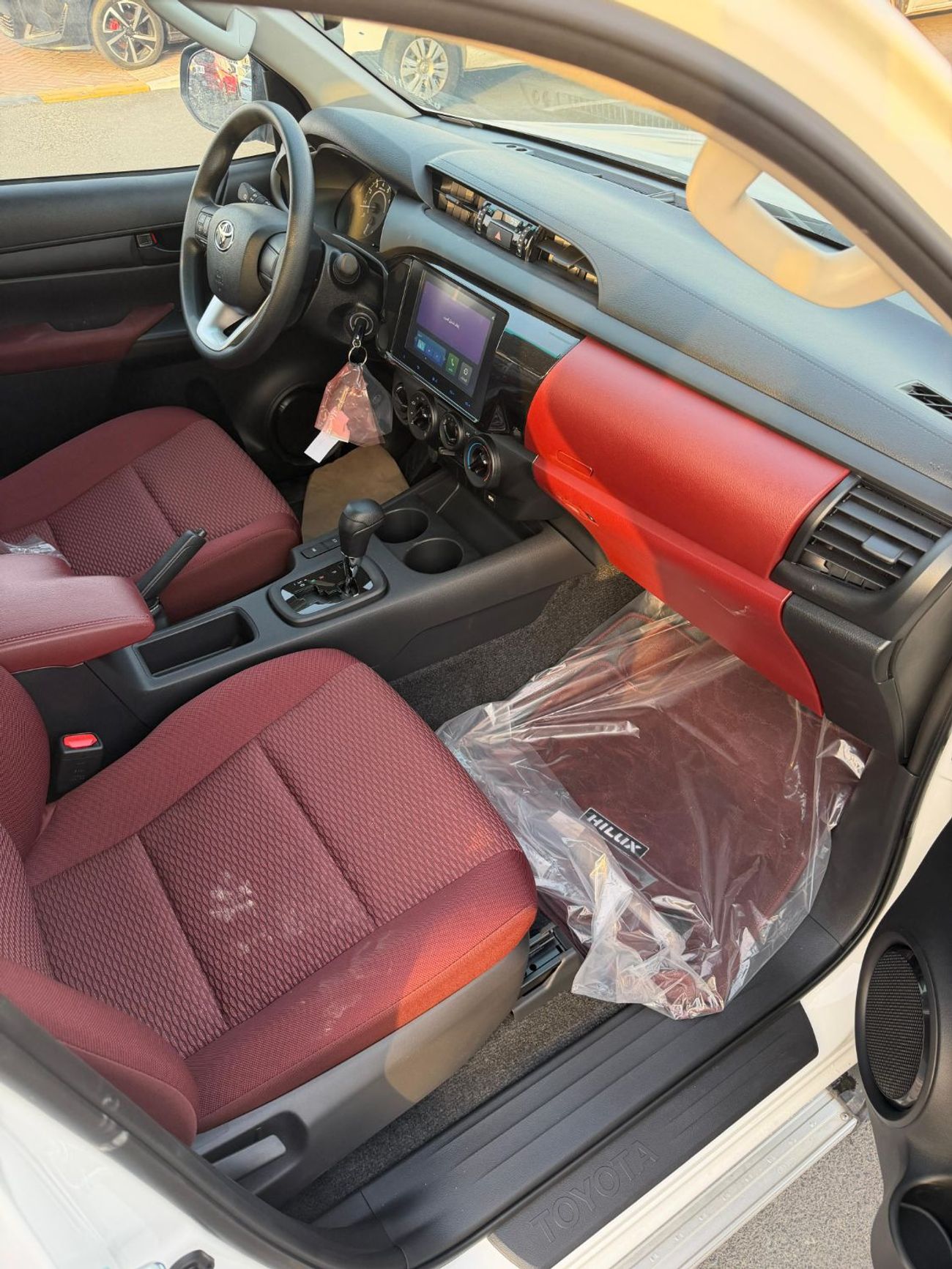 تويوتا هيلوكس DC 2.7L 4WD PETROL AUTOMATIC TRANSMISSION ( ONLY FOR RE-EXPORT