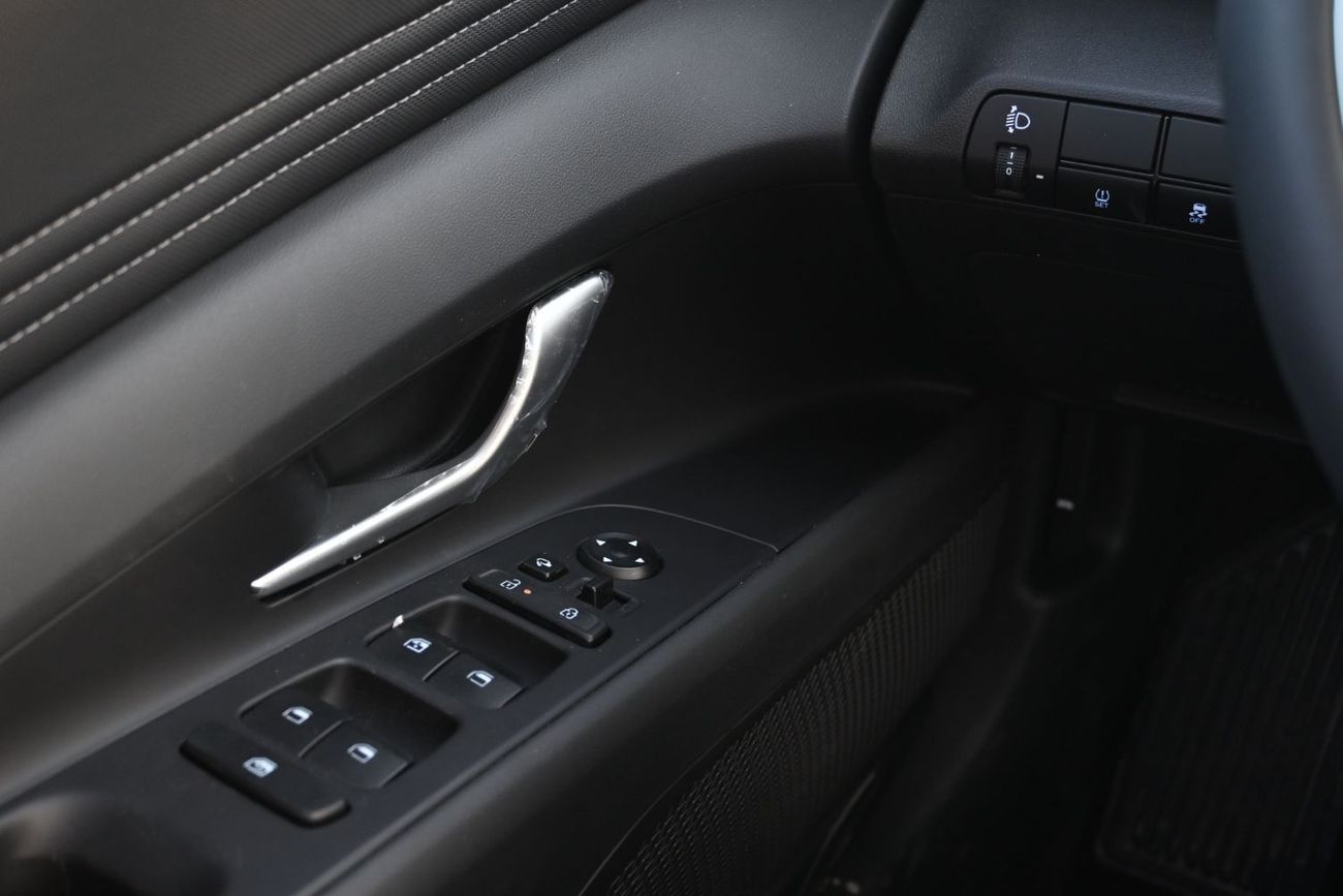 هيونداي إلانترا Hyundai Elantra 1.5L, Petrol, Model 2025 Color White