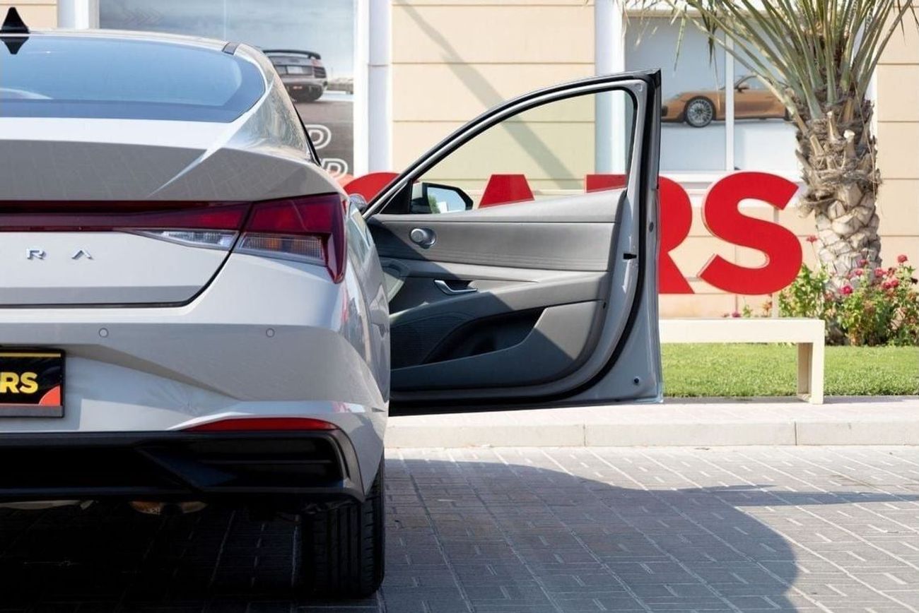 Hyundai Elantra Smart 1.6L Hyundai Elantra 2023 GCC under Agency Warranty with Flexible Down-Payment.