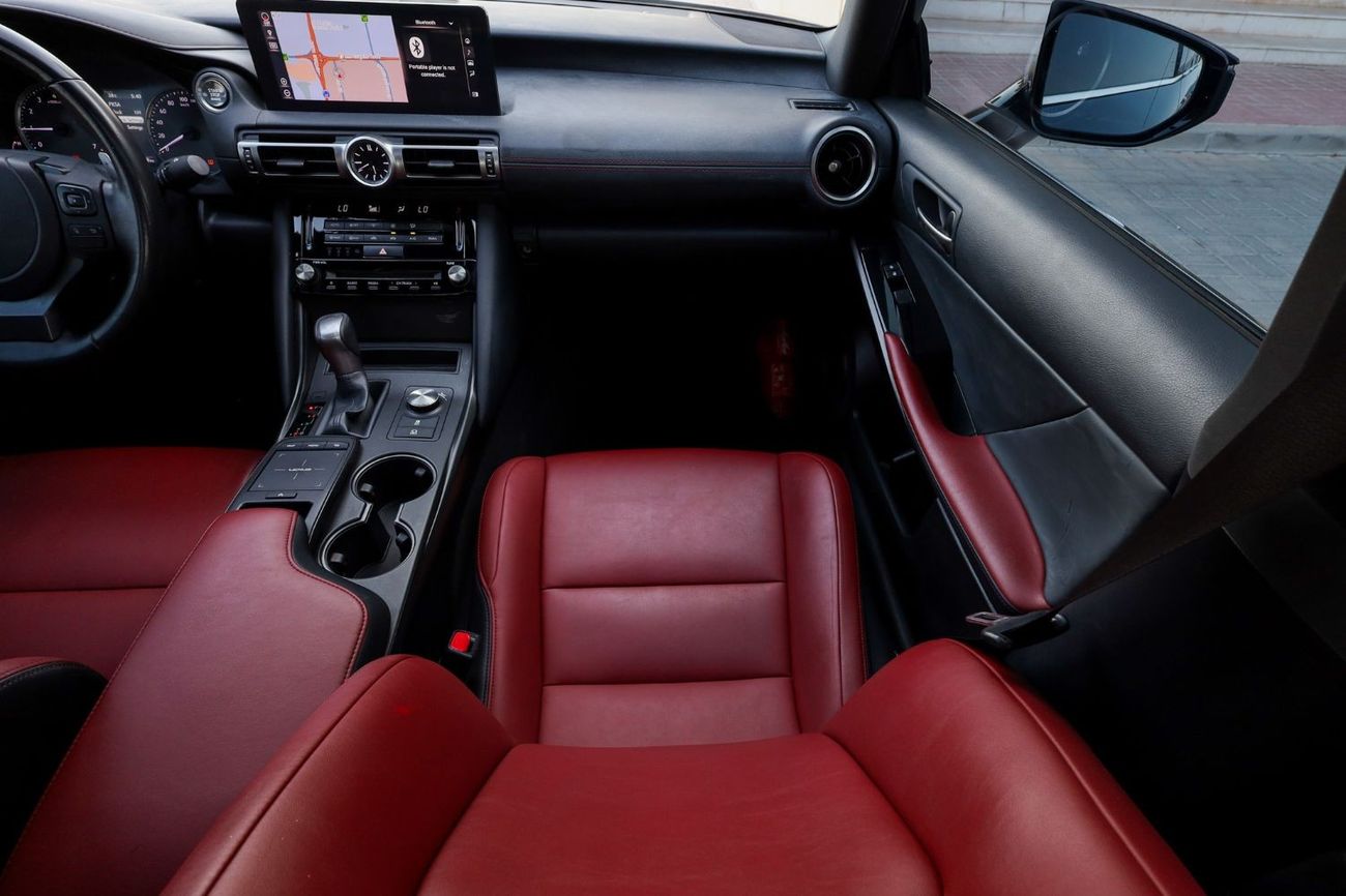 Lexus IS300 Premier Lexus IS300 2021 GCC under Warranty with Flexible Down-Payment.