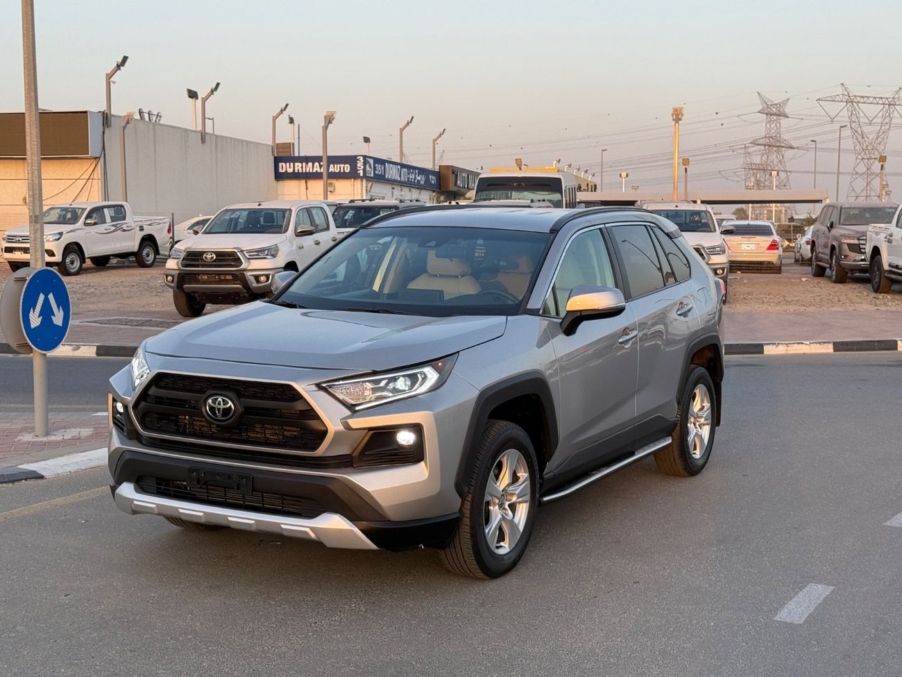Toyota RAV4 2019 LE KEY START LEATHER SEATS 4WD CANADA SPEC