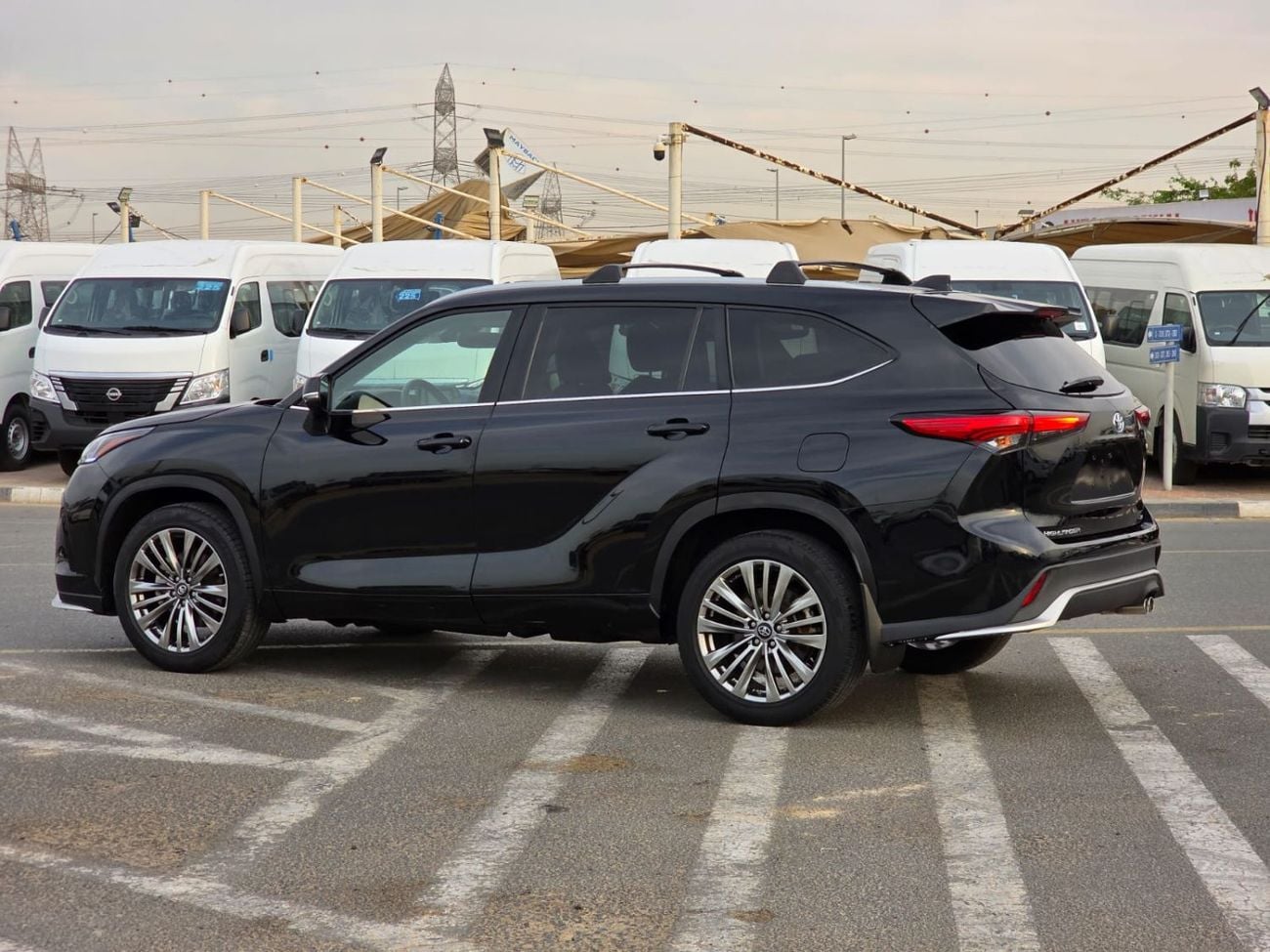 تويوتا هايلاندر 2.5L hybrid XLE (AWD)