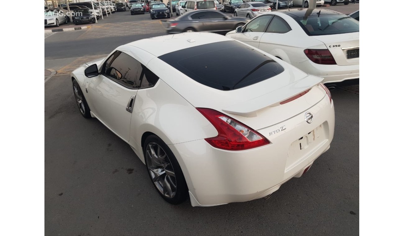 Nissan 370Z Nissan 370Z car very clean full service full option low mileage