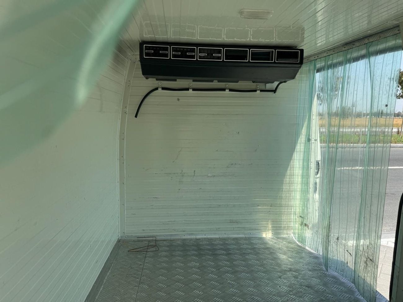 تويوتا لايت آيس STD Chiller van Toyota Liteace 2024 model GCC. Low milage