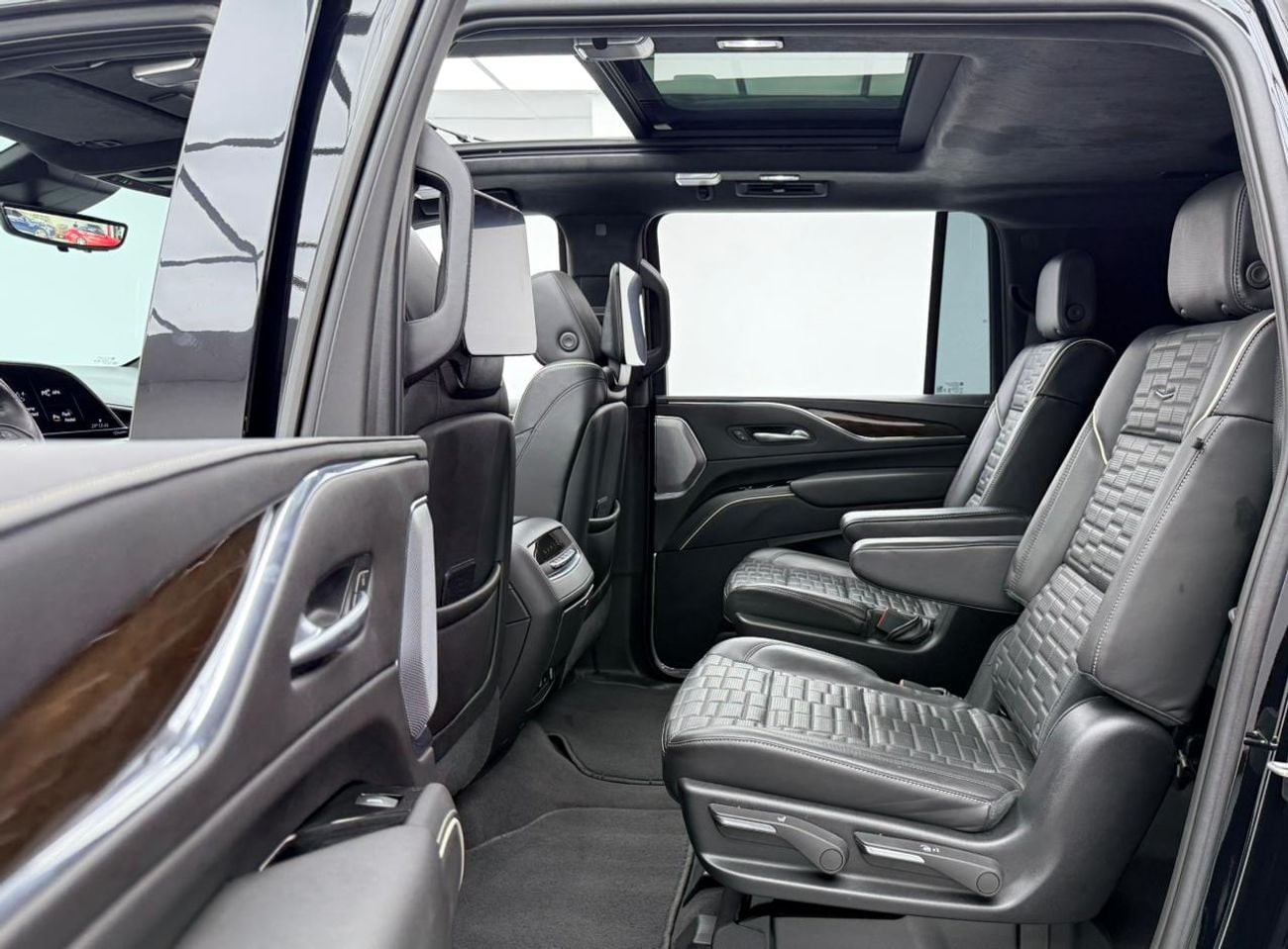 Cadillac Escalade SPORT PLATINUM 2024 Cadillac Escalade Sport Platinum Black Edition, 2028 Cadillac Warranty, Pilot Se