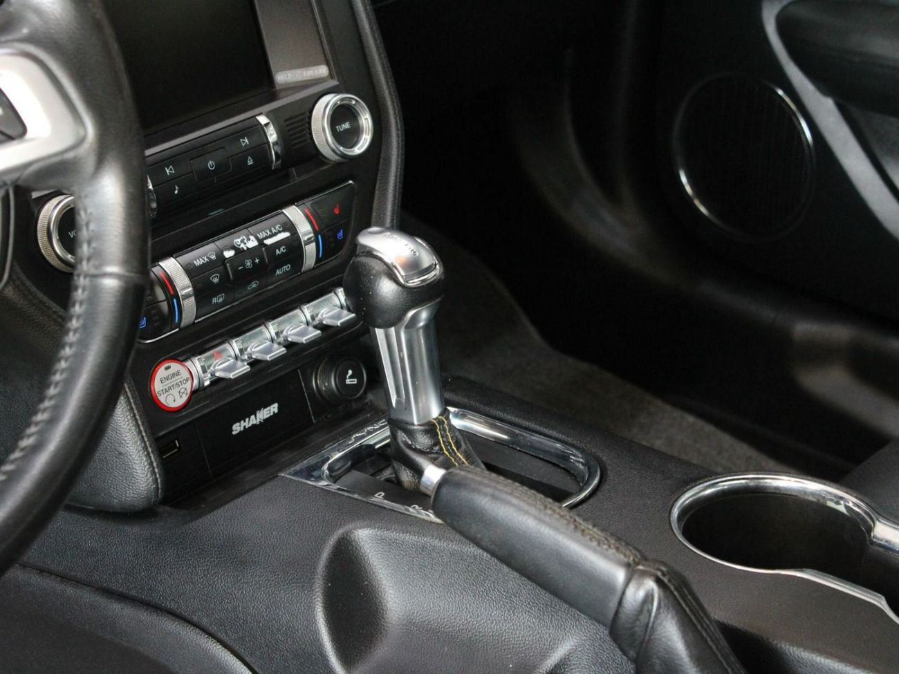 Ford Mustang GT Premium 5.0L V8