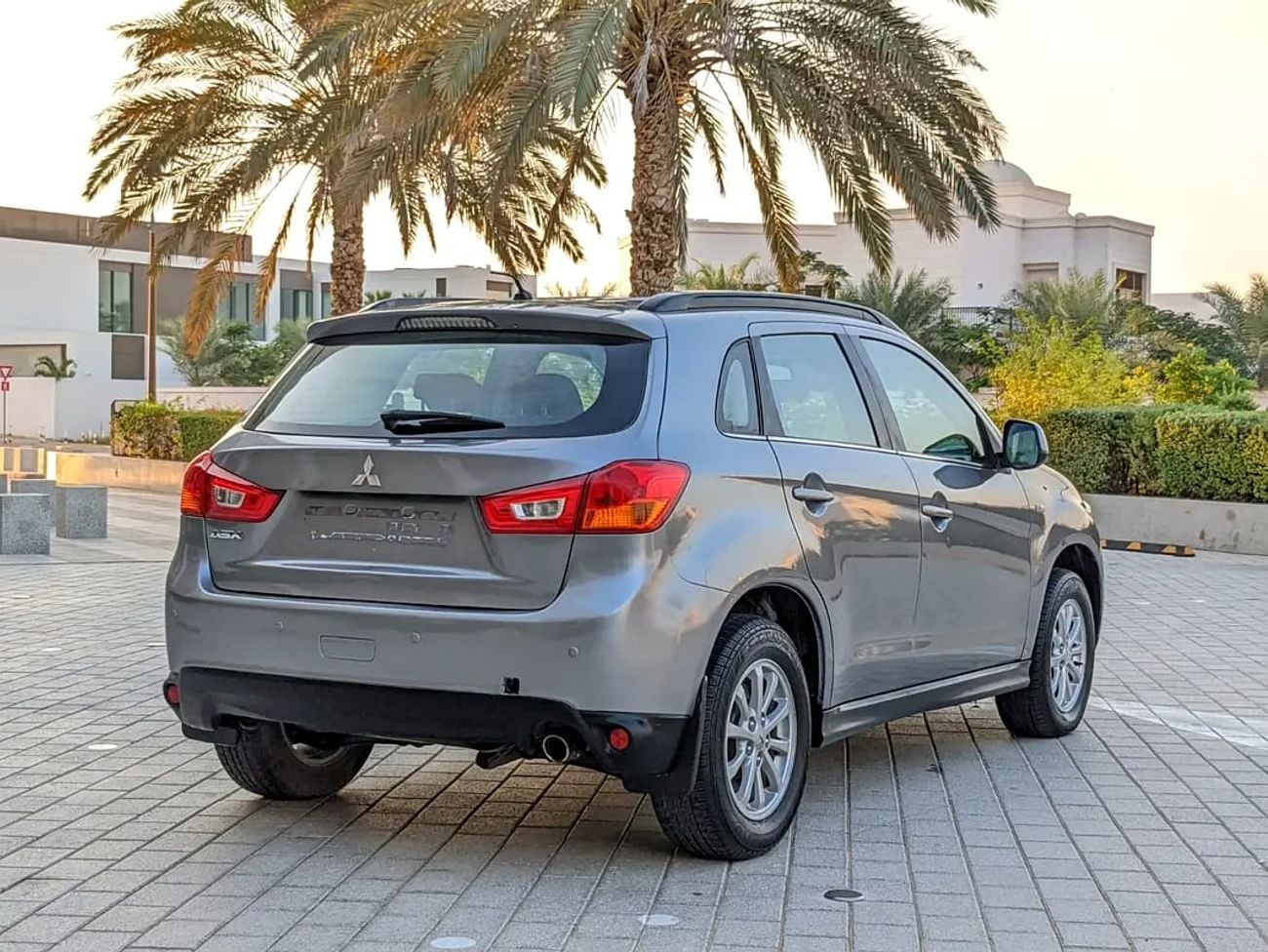 ميتسوبيشي ASX 4 Cylinder Mini SUV Perfect Inside Out GCC With Low KM