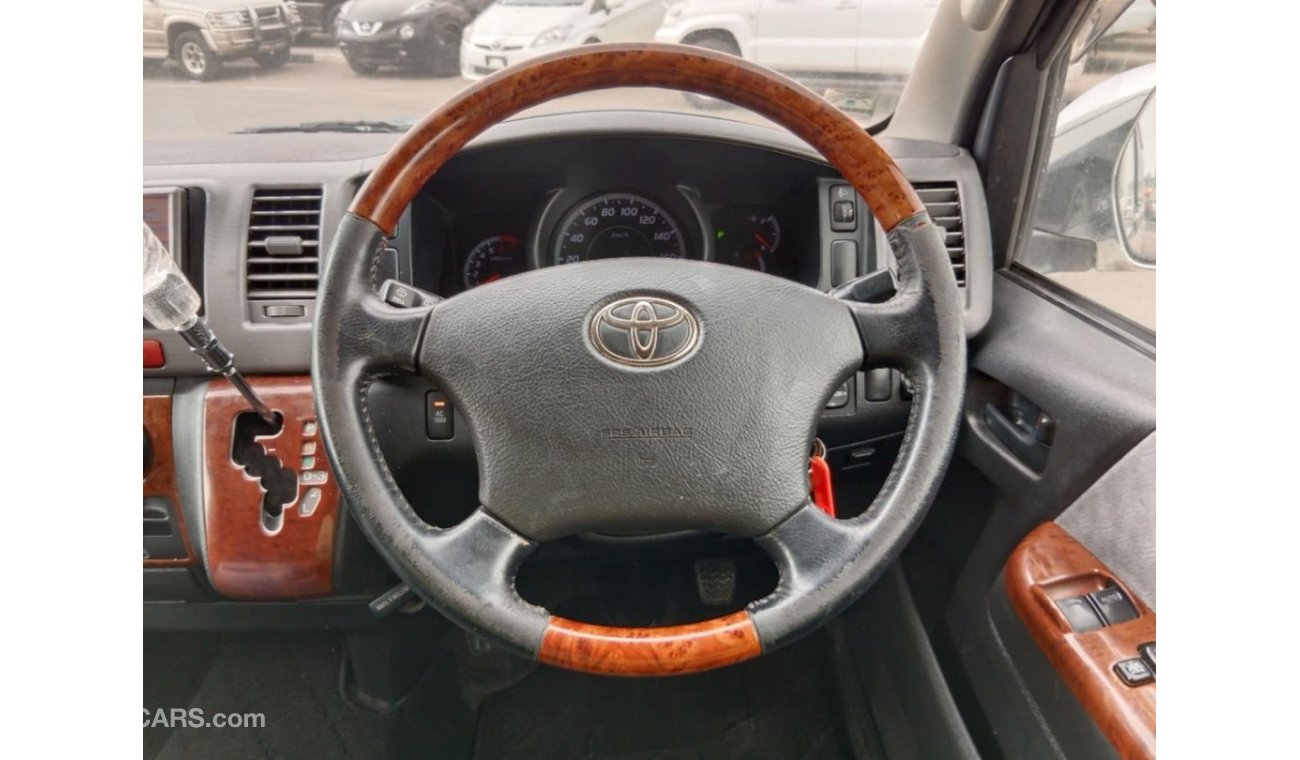 تويوتا هاياس TOYOTA HIACE VAN RIGHT HAND DRIVE  (PM1592)