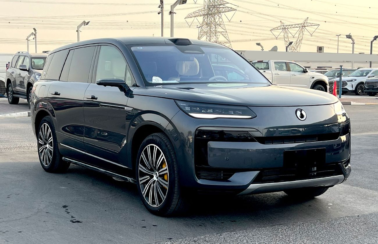 Denza N9 Flagship 2025 with digital mirrors (EXPORT ONLY)