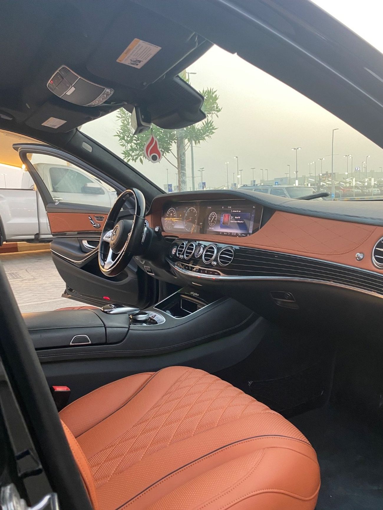 مرسيدس مايباخ S560 مايباخ