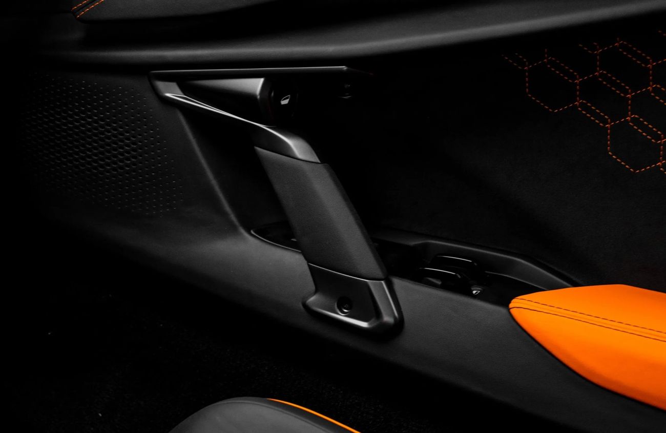 لامبورغيني ريفويلتو 6.5L V12 Naturally Aspirated Engine + eMotor