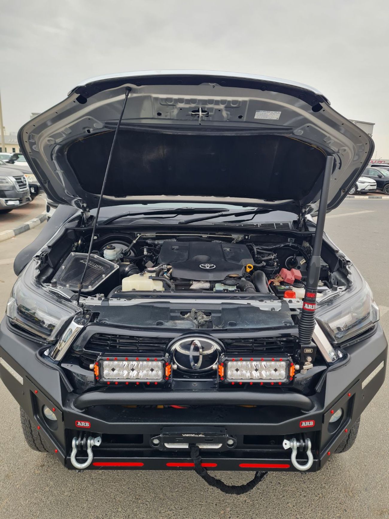 تويوتا هيلوكس Double cabin 2.8L, perfect inside and outside