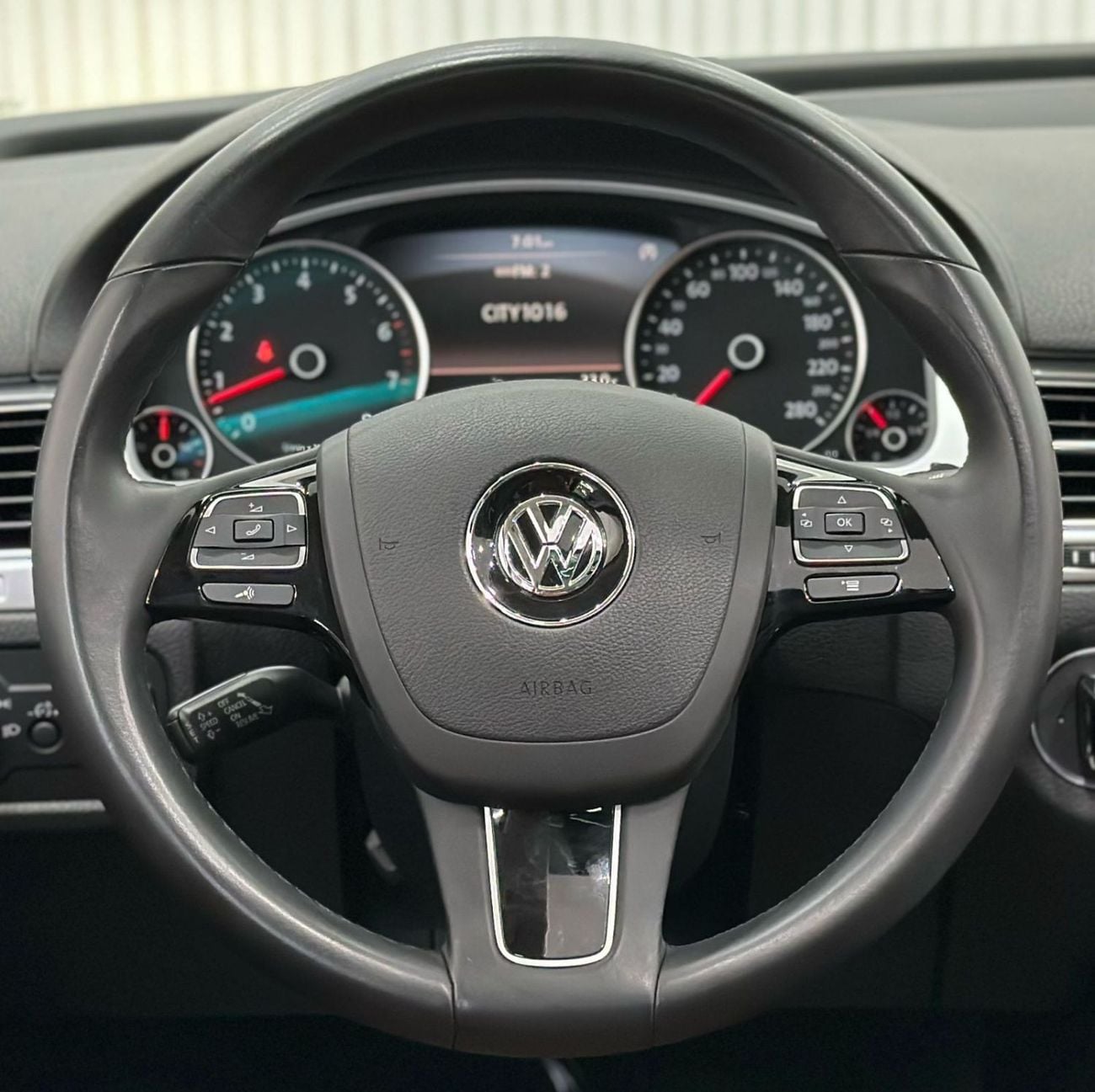 Volkswagen Touareg 2016 Volkswagen Touareg, Service History, Excellent Condition, GCC