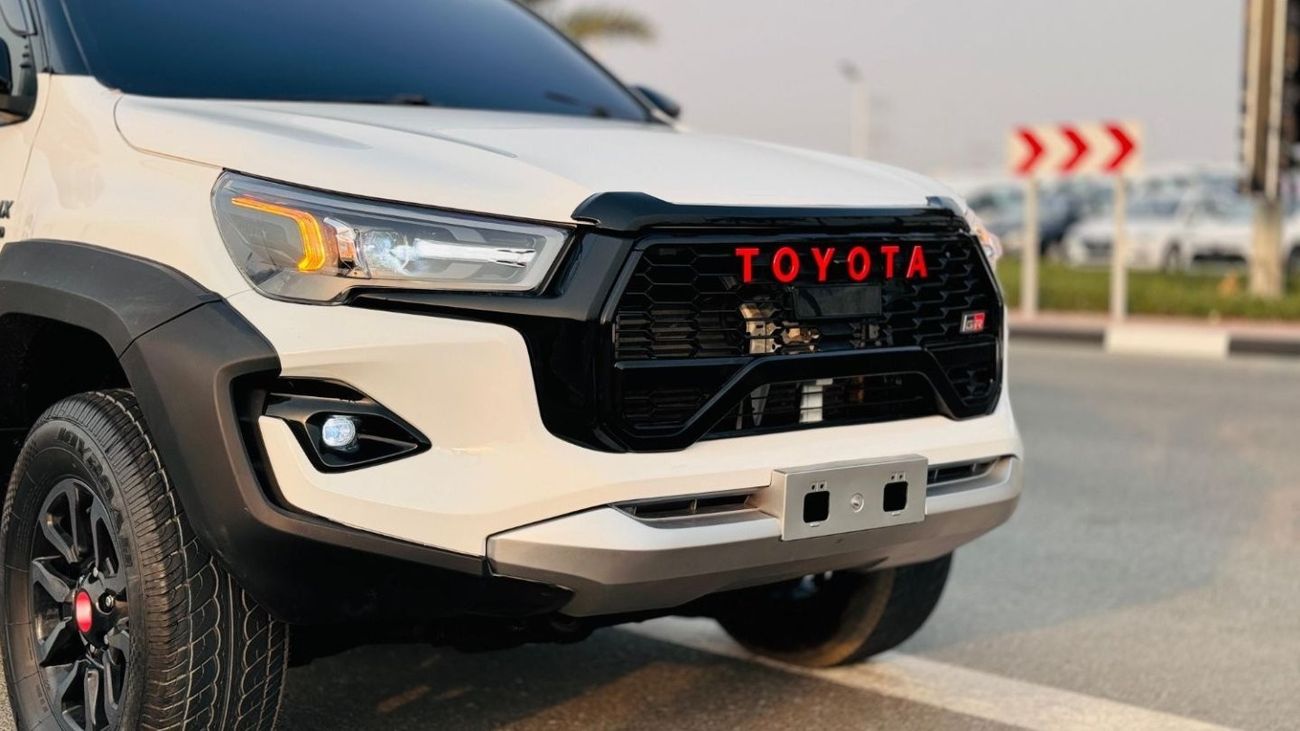 تويوتا هيلوكس -