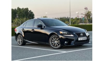 Lexus IS300 Platinum in very good conditon is300 2016 very clean car