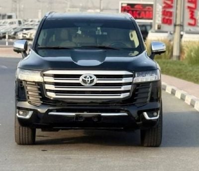 Toyota Land Cruiser GXR 2024Model 4.0L v6 petrol Engine Colour Black push start Transmission Automatic Interior.Begie leathe