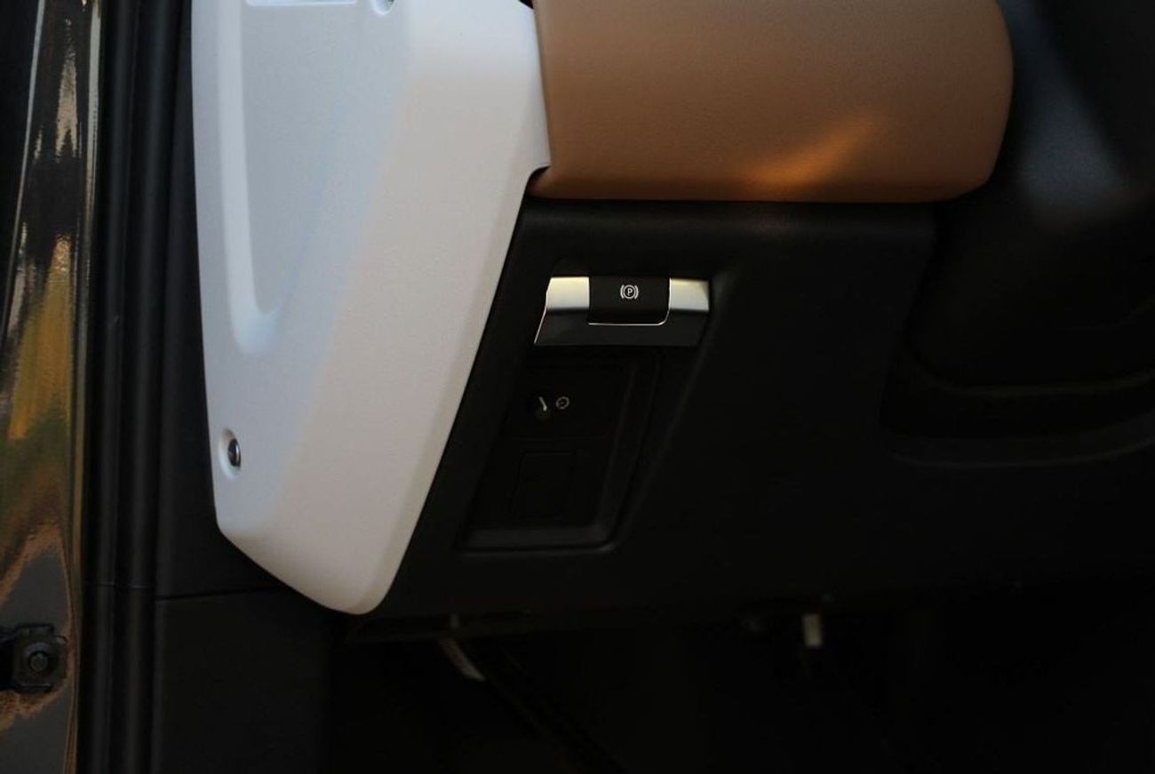 Land Rover Defender 2025 Defender 3.0L Petrol P400 X-Dynamic HSE