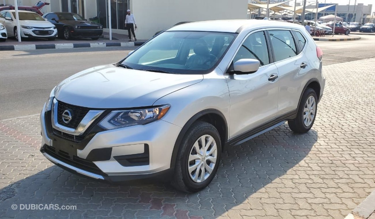 Nissan Rogue SV - Very Clean Car