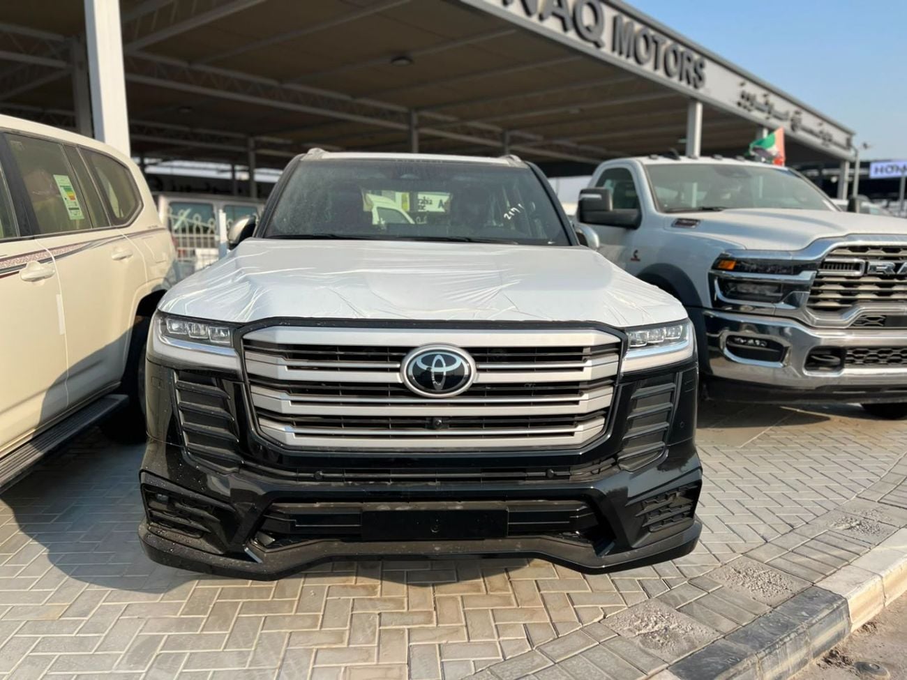 تويوتا لاند كروزر EXPORT ONLY - LC300 VX 4.0L (Bahraini)