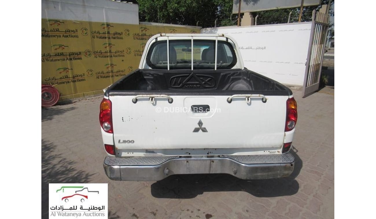 Mitsubishi L200 Mitsubishi L200 D/c pick up 4x2,Diesel,Model:2014. Excellent condition