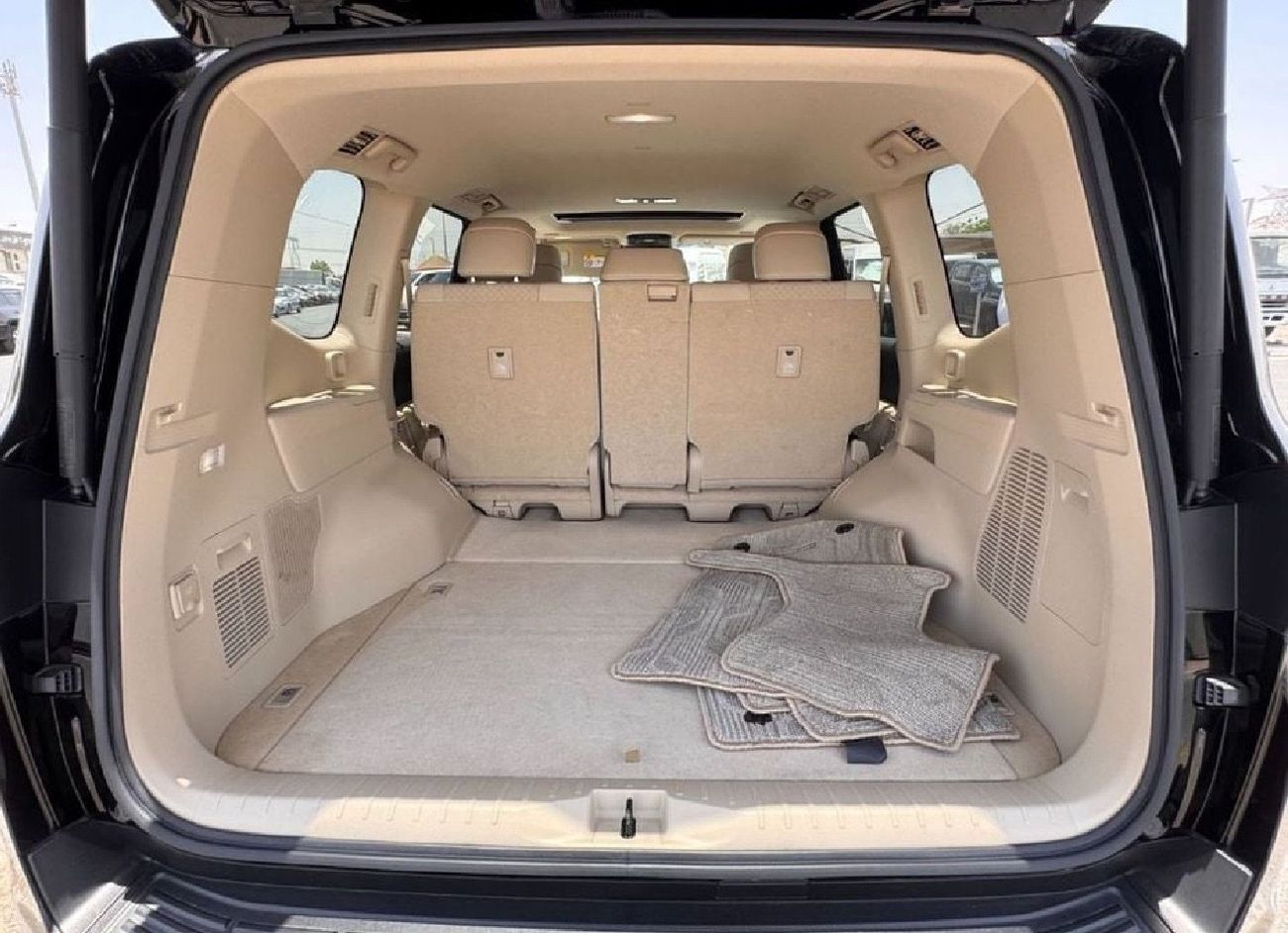 تويوتا لاند كروزر 2023 LC300 ZX Diesel Engine RHD 3.3L Twin Turbo Full Option