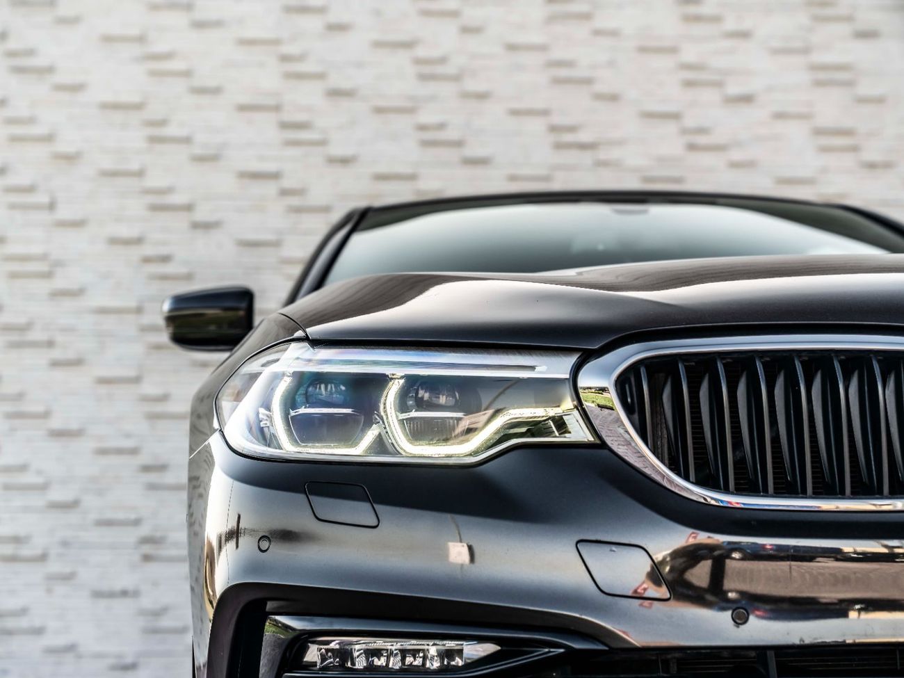 بي أم دبليو 530i Exclusive Luxury 2.0L